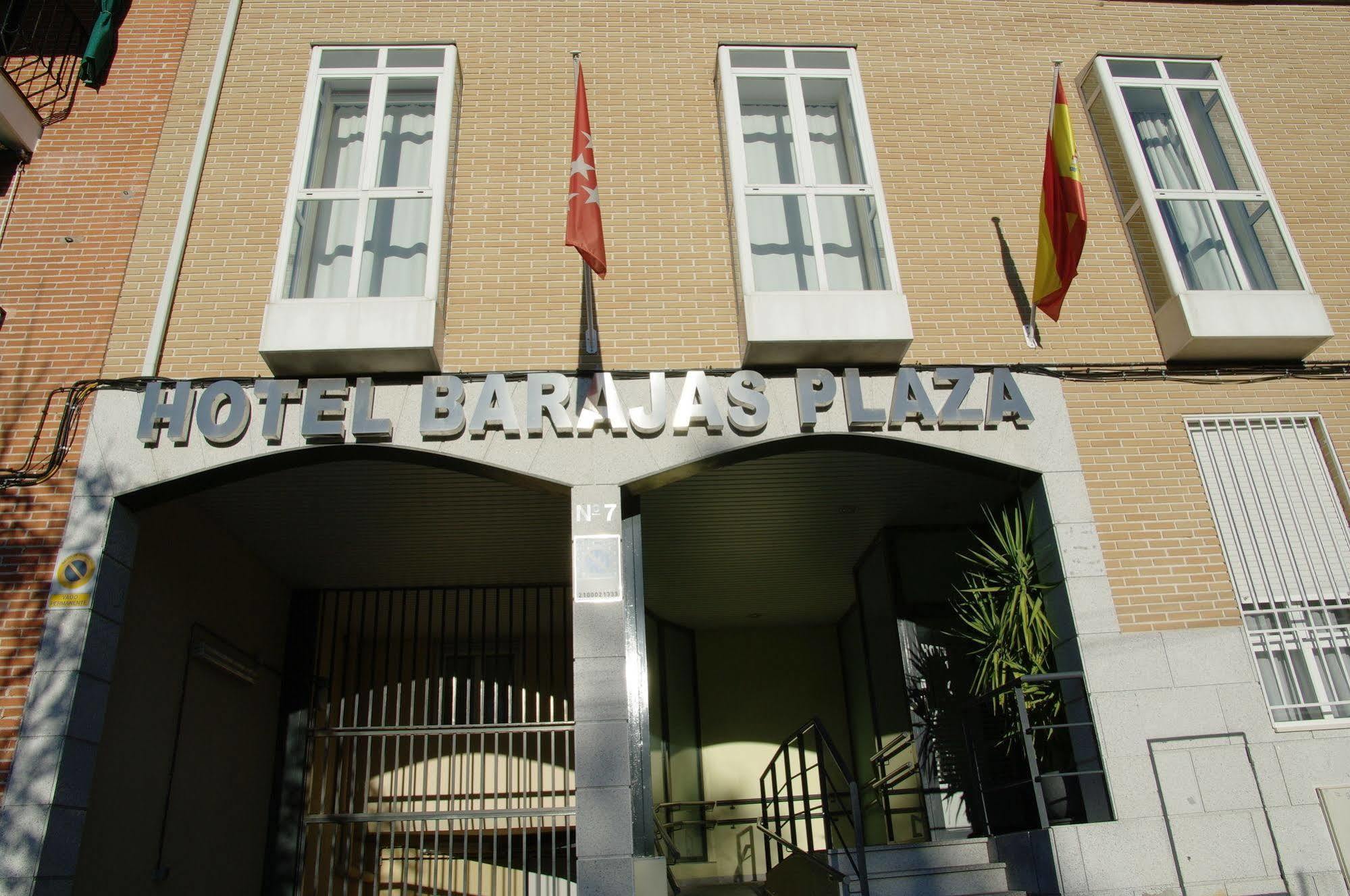 Hotel Barajas Plaza Madrid Esterno foto
