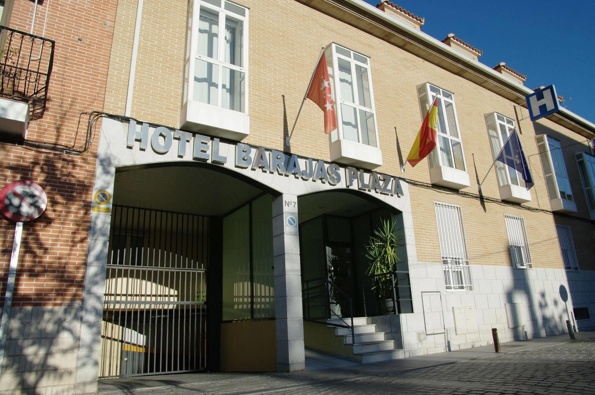 Hotel Barajas Plaza Madrid Esterno foto